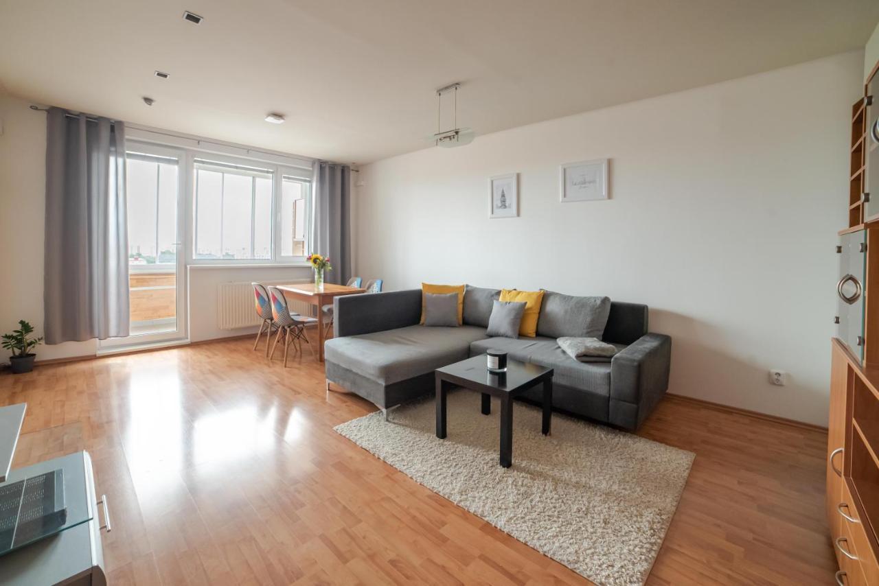 Strawberry Apartment براتسيلافا المظهر الخارجي الصورة